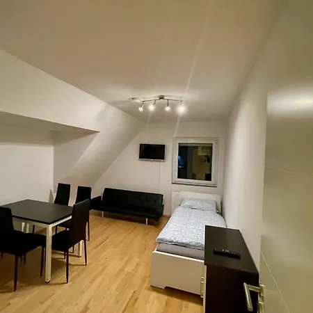 Schoene Zweizimmerwohnung Fuer Langzeitaufenthalte In * Ratingen