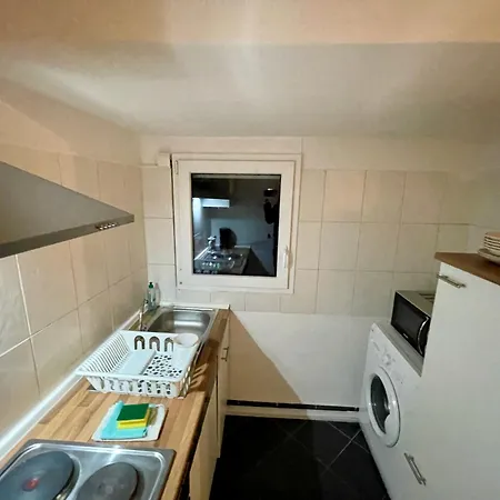 Schoene Zweizimmerwohnung Fuer Langzeitaufenthalte In Apartment *