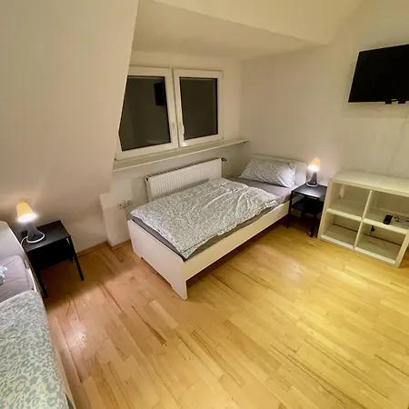 Schoene Zweizimmerwohnung Fuer Langzeitaufenthalte In Apartment Ratingen