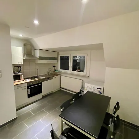 Apartment Schoene Zweizimmerwohnung Fuer Langzeitaufenthalte In *
